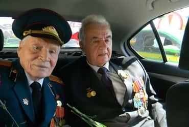 «ТаксовичкоФ» и «ГрузовичкоФ» поздравили ветеранов С Днём Победы
